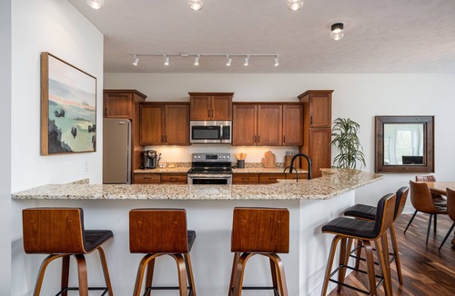 Douglas House | 5BR Saugatuck-Area Home/River Views & Hot Tub