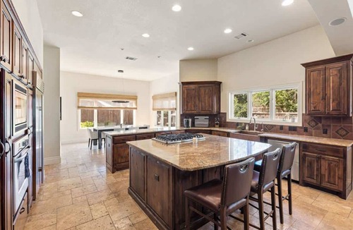 Rivercrest House | 5BR Sleeps 10 - Pool - Lake Austin Access