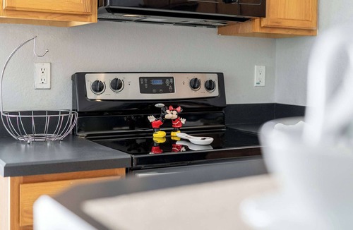 Marbella House | 5BR Sleeps 13 with Private Pool & More!