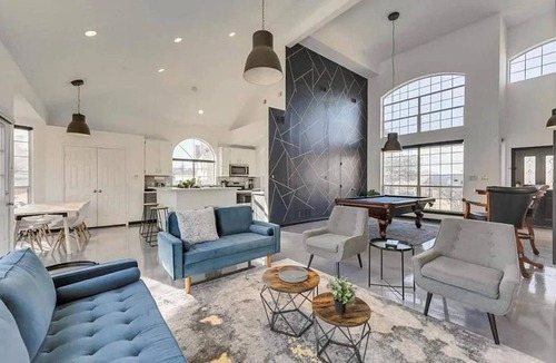 Dallas House | 5BR Spacious Family Home w/Pool, Game Room & more