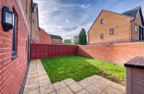Yardley Apartment | 5BR Team Accommodation nr NEC/Airport with Parking