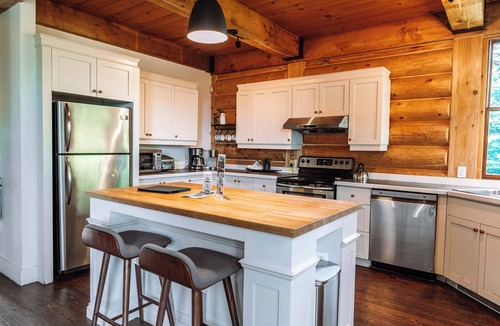 Lac Superieur Village Ski Chalet | 5BR Tremblant Chalet | A/C, Firepit & Lake View