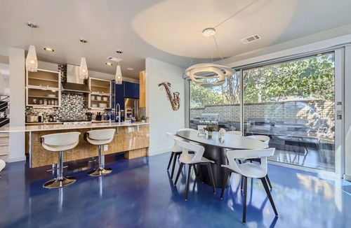 Swede Hill House | 5BR w/Guest House, Hot Tub, Dome, 3-minutes to Downtown Austin!