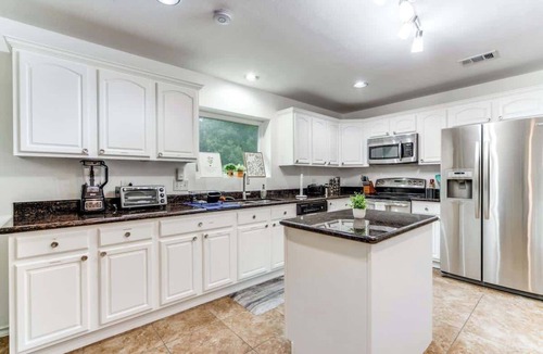 North San Antonio - SAT House | 5BR w/Pool, Hot Tub, Game Room, BBQ – Sleeps 14
