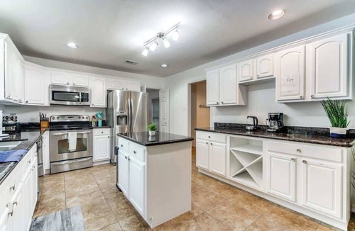 North San Antonio - SAT House | 5BR w/Pool, Hot Tub, Game Room, BBQ – Sleeps 14