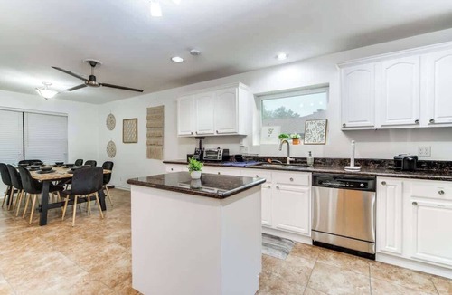 North San Antonio - SAT House | 5BR w/Pool, Hot Tub, Game Room, BBQ – Sleeps 14
