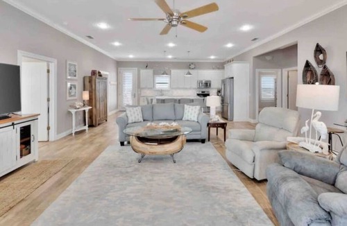 Port Lavaca House | 5BR Waterfront Paradise I Fish, Relax & Unwind