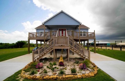 Port Lavaca House | 5BR Waterfront Paradise I Fish, Relax & Unwind