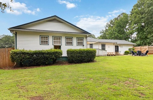 Lawrenceville House | 5BR with Game Room & Huge Backyard