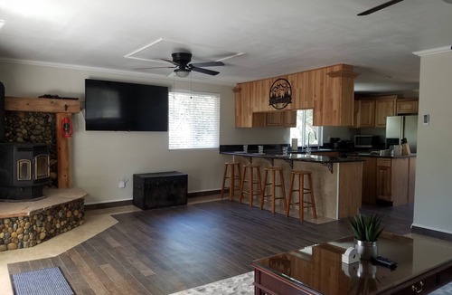 Squaw Valley House | 5Ez Farm house