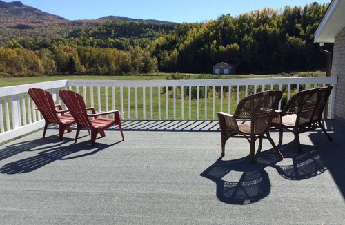 L'Anse-Saint-Jean House | 5km Mont Edouard and 2km Zec. Direct access to the regional snowmobile trail.