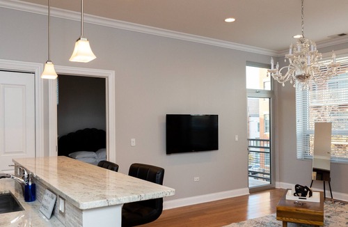 River West Apartment | 5min to Wicker, Dtown | Quiet Flat + W&D | Zencity