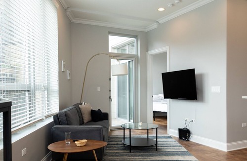 River West Apartment | 5min to Wicker, Dtown | Quiet Flat + W&D | Zencity