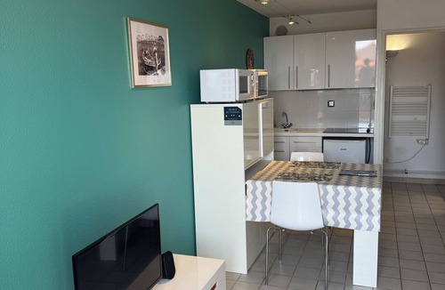 Banyuls-sur-Mer Apartment | 5min walk from the beach, private parking space, furnished for tourism *.