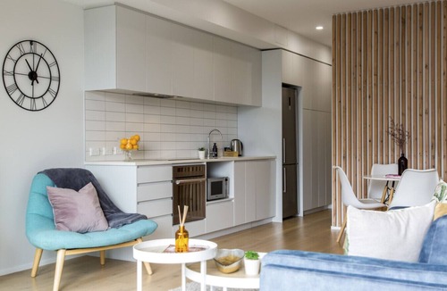 Grey Lynn Apartment | ⭐️ 5min Walk to Ponsonby Rd | Solara by Homello ⭐️