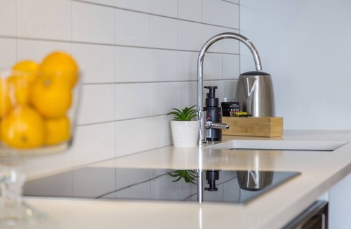 Grey Lynn Apartment | ⭐️ 5min Walk to Ponsonby Rd | Solara by Homello ⭐️