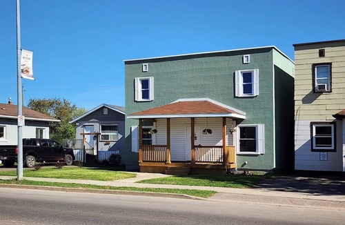 Thunder Bay Apartment | 5mins to Airport, Netflix, Wifi, Parking