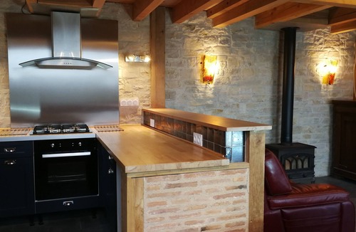Planioles Villa | 5mn from FIGEAC 2 character houses sleeping 12 with swimming pool and AIR CONDITIONING