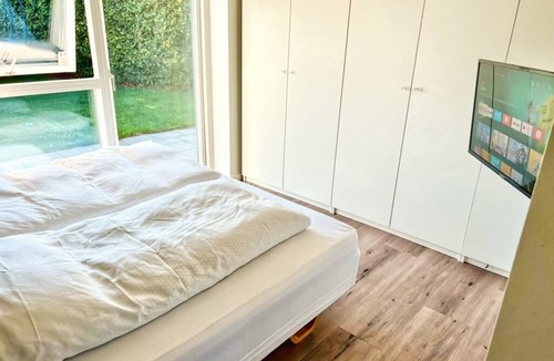 Odense Condo | 5pers priv entr 3BR TV kitchnette bath-city/nature