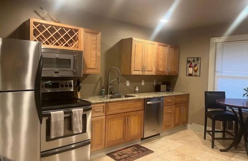 Cliff - Cannon House | 5th Avenue Suites #6