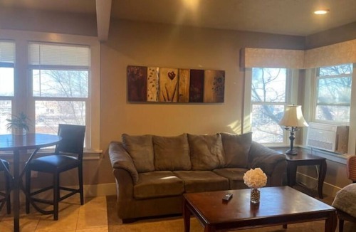 Cliff - Cannon House | 5th Avenue Suites #6