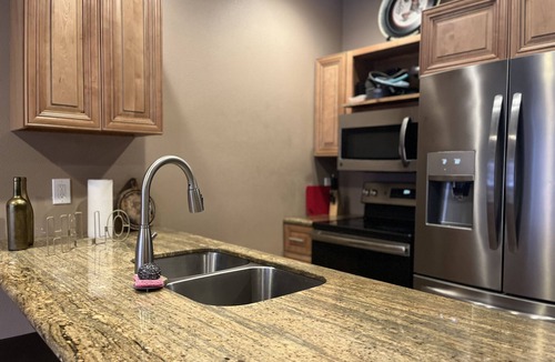 Cliff - Cannon Apartment | 5th Avenue Suites Unit 4