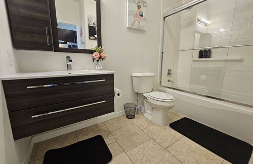 Passyunk Square Apartment | 5th Avenue Vibes