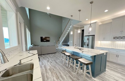 Crystal Beach House | 5TH ROW - DRIFTWOOD - 4 BEDROOM - 3 BATH - SLEEPS 17