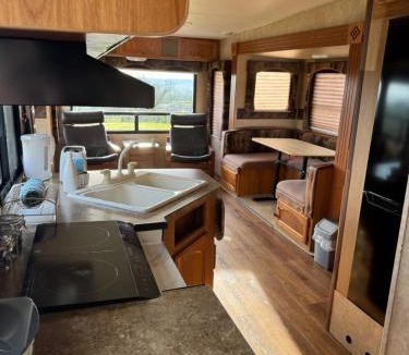 Bere Alston Resort | 5th Wheel Trailer
