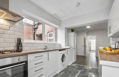 Leamington Spa House | 5x Bed Central Townhouse (Sleeps 9x) w. Parking