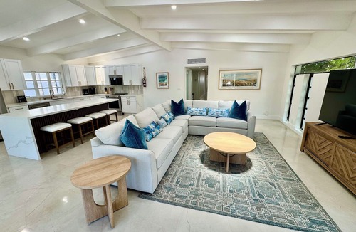 Hendricks and Venice Isles House | 6/5-Heated Pool-Game Room-Pool Table-Waterfront