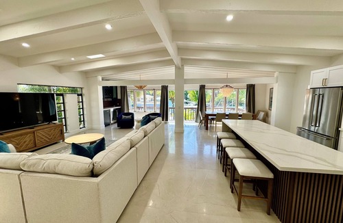 Hendricks and Venice Isles House | 6/5-Heated Pool-Game Room-Pool Table-Waterfront