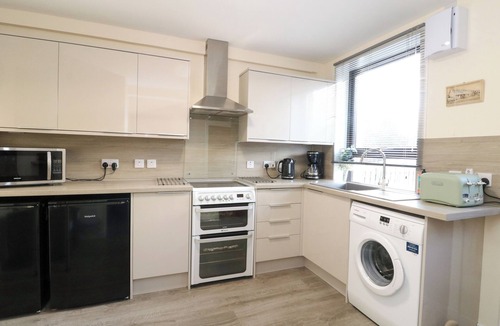 Spean Bridge Cottage | 6 AONACHAN GARDENS, pet friendly, with a garden in Spean Bridge