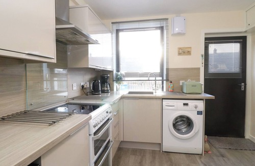 Spean Bridge Cottage | 6 AONACHAN GARDENS, pet friendly, with a garden in Spean Bridge