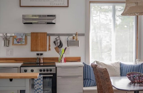 Lynchburg House | 6 BDR Escape | WALK to LU | Private Parking | 6TVs