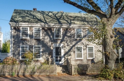 Nantucket Town House | 6 BDR, Pet-friendly, newly remodeled whaling captain’s house downtown Nantucket!