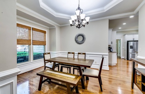 Ashford Park House | 6 BDRM, 5.5Bath Brookhaven home. Sleeps 12 with pool and Family friendly. Fenced