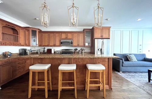 Avondale House | 6 BDRM/6 BATH LUX Avondale Home, Sleeps 15, Rooftop Deck & 2 Car Garage!