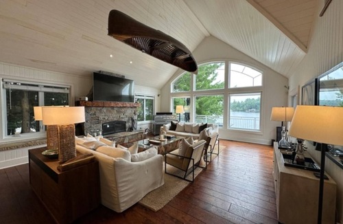 Muskoka Lakes Cottage | 6 bed 4 bath cottage on Lake Joseph