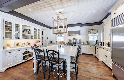 Port Carling Cottage | 6 bed 6 bath cottage on Lake Joseph