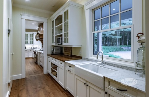 Muskoka Lakes Cottage | 6 bed, 8 bath Beautiful Lake Joe Compound! Sunsets, Boathouse, Sauna & Gym!