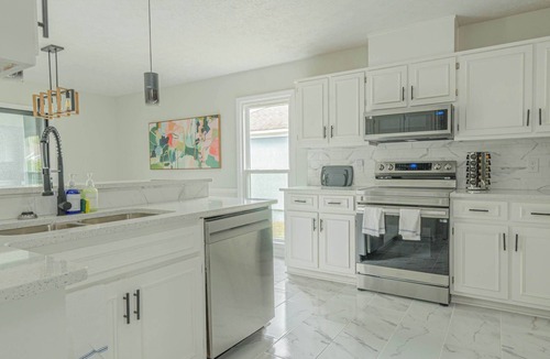 Fortson House | 6-Bed Artistic Home with Game room