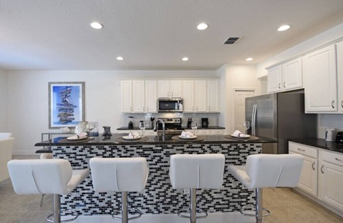 Watersong House | 6 Bed Beautifully Furnished Private Pool Home Near Theme Parks!