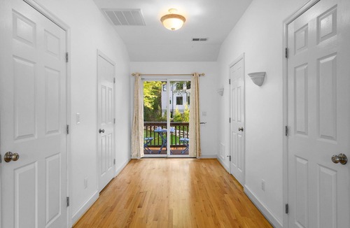 Arlington House | 6 Bed High End Home w/EPIC Backyard!