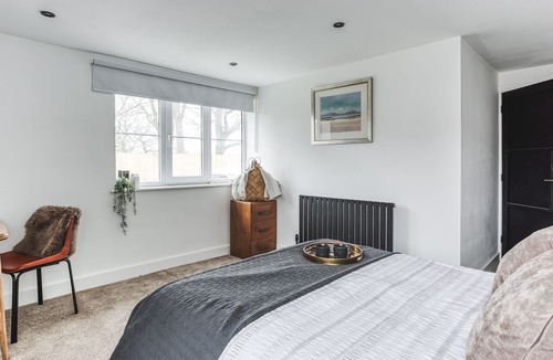 Little Eaton House | 6 Bed House, 10 Guests, Optional Hot Tub