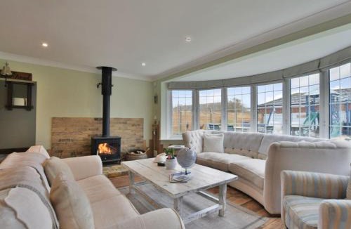 Camber House | 6 Bed in Camber 89037