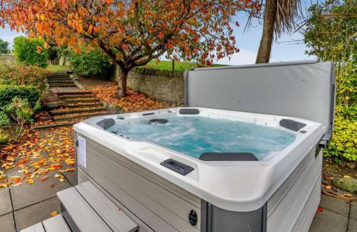 Glenisla House | 6 Bed in Leuchars 89572