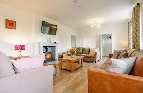 Glenisla House | 6 Bed in Leuchars 89572