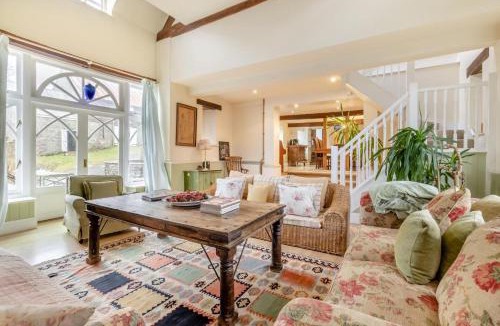 Llanfihangel Tal-y-llyn House | 6 Bed in Llanfilo oc-e30630