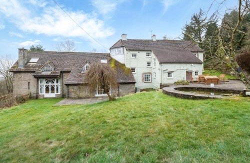 Llanfihangel Tal-y-llyn House | 6 Bed in Llanfilo oc-e30630